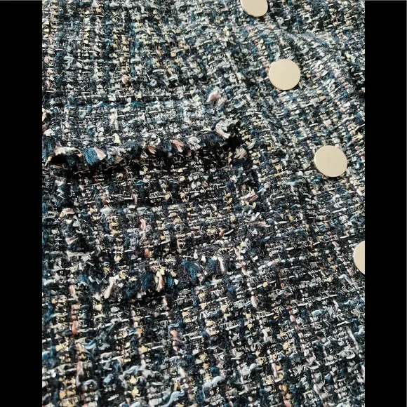 Textured Mini Skirt - Picture 4 of 8